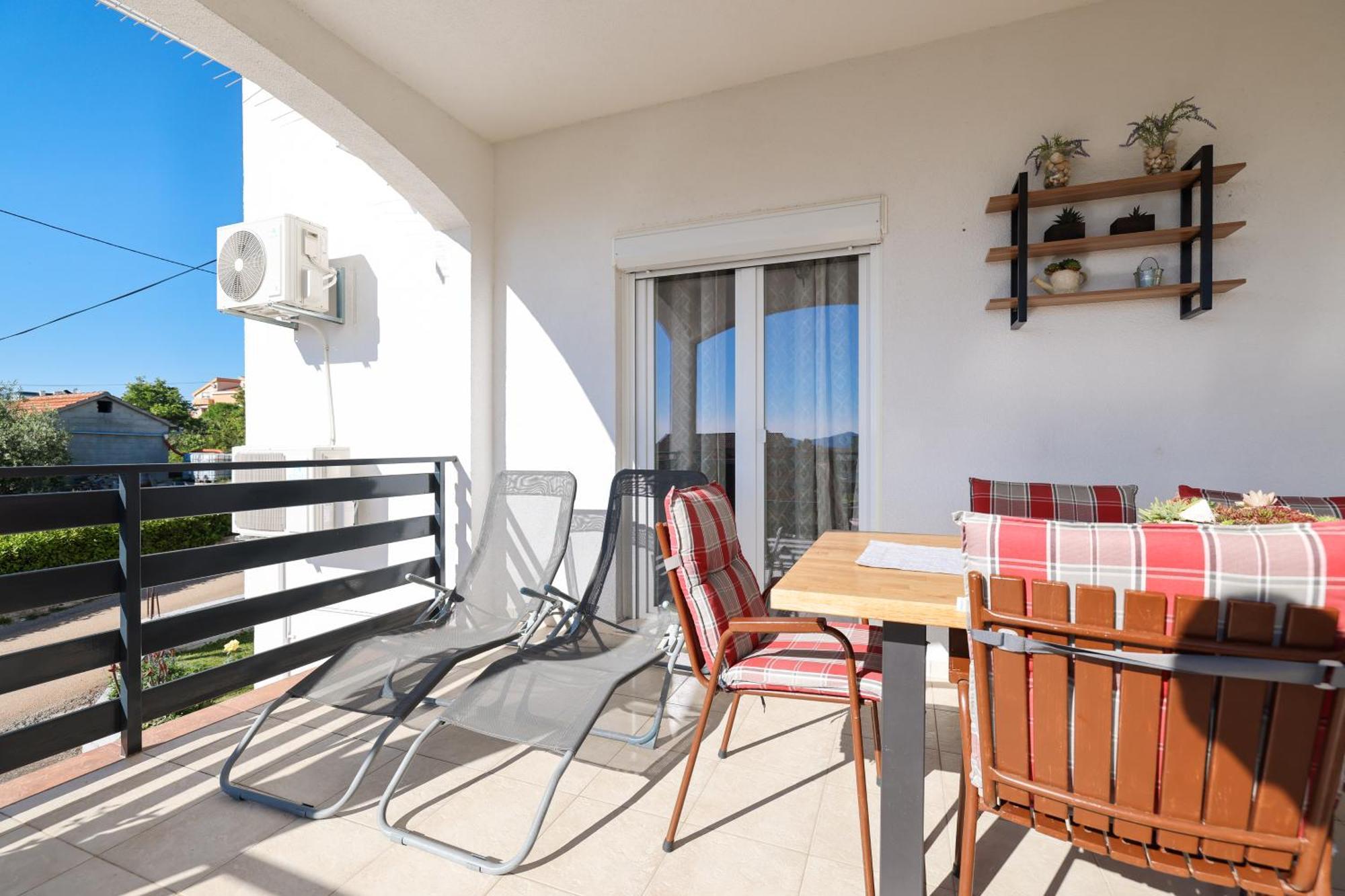 Apartment Pantalon, Big Terrace And Free Parking Zadar Buitenkant foto